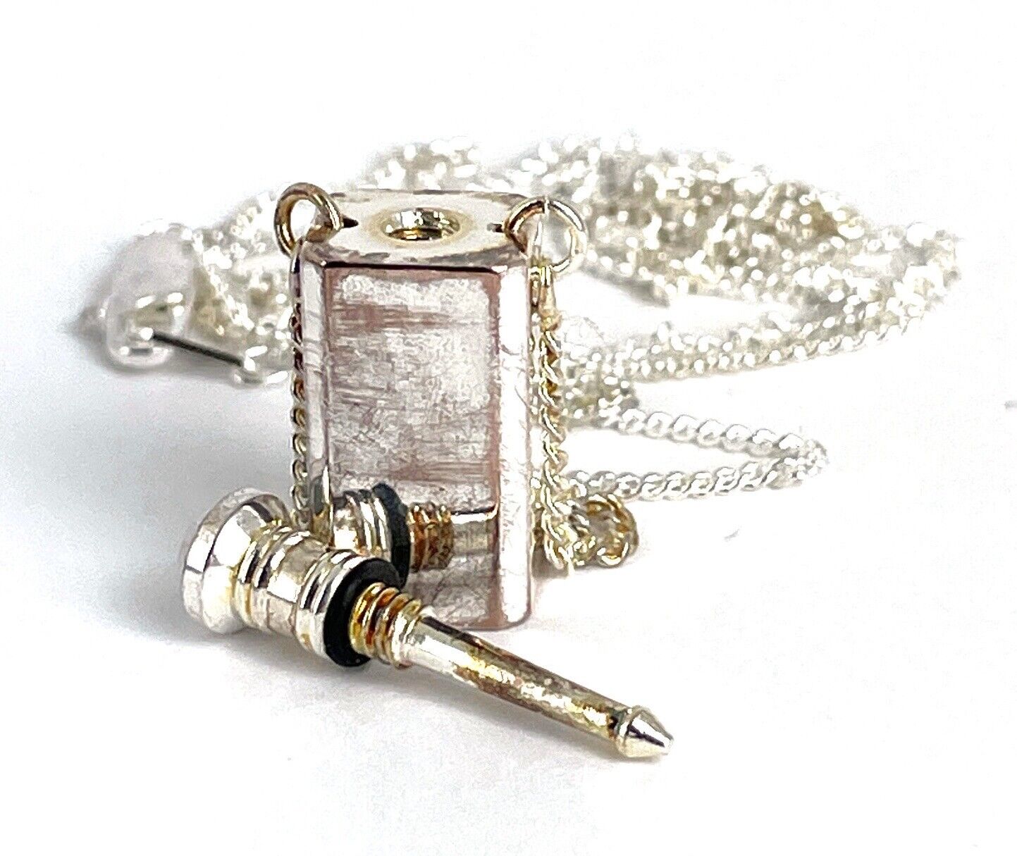 Mary Kay Fragrance Pendant ~ Empty (Discontinued)